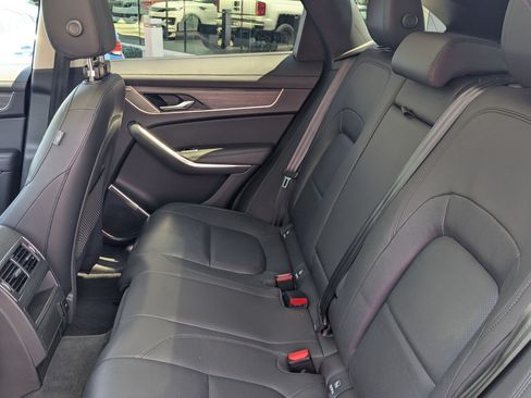 Used 2022 Jaguar F-PACE S AWD/4WD image 32
