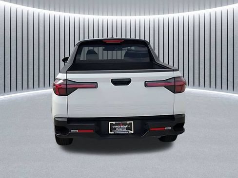 Used 2025 Hyundai Santa Cruz SE FWD image 5