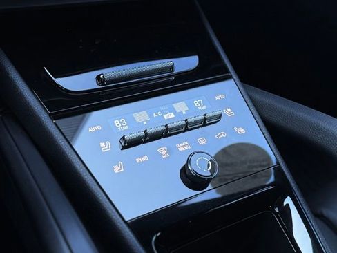 Certified 2025 Porsche Cayenne image 29