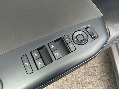 Used 2025 Kia K4 LXS image 23