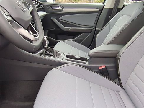 New 2026 Volkswagen Jetta SE FWD image 15