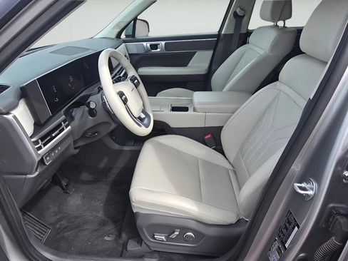 Used 2025 Hyundai Santa Fe SEL FWD image 30