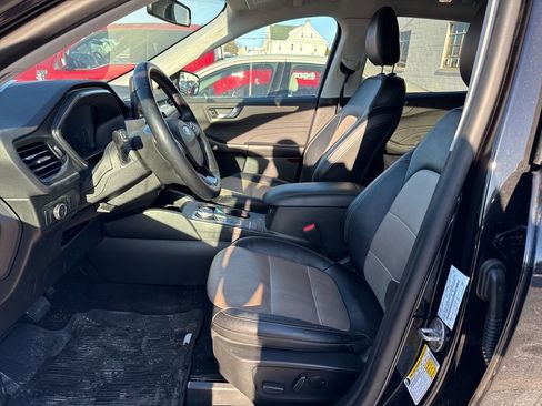 Used 2022 Ford Escape Titanium w/ Titanium Elite Package image 6