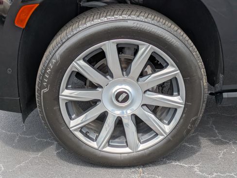 Certified 2024 Cadillac Escalade ESV Premium Luxury Platinum AWD/4WD image 8
