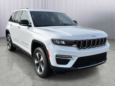 Used 2024 Jeep Grand Cherokee Limited 4xe image 7