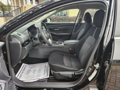 Used 2024 Nissan Sentra SV image 9