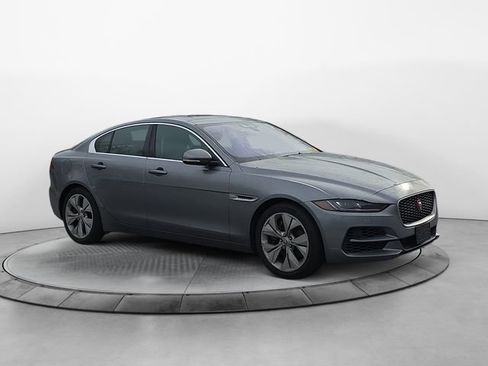 Used 2020 Jaguar XE S image 7