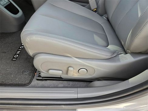 New 2026 Hyundai Ioniq 5 SEL image 11