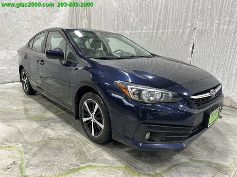 Used 2020 Subaru Impreza Premium image 2