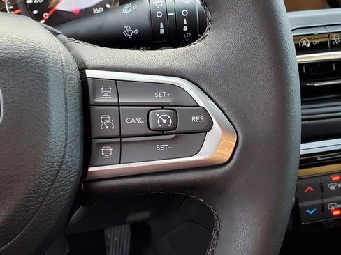 New 2026 Jeep Compass Limited image 11