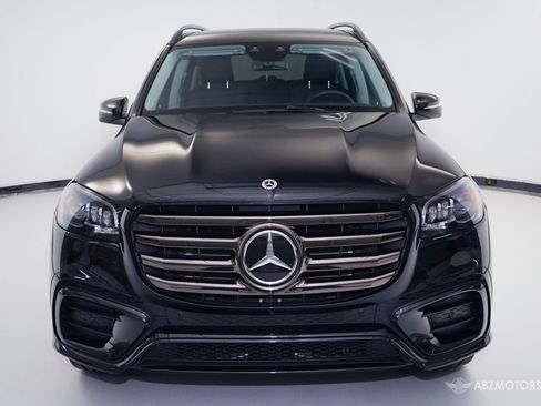 Used 2025 Mercedes-Benz GLS 450 4MATIC image 3