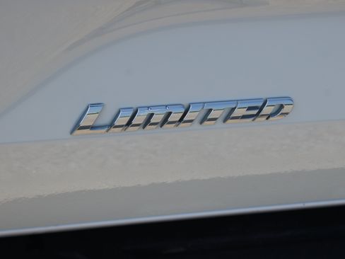 Used 2025 Toyota Sequoia Limited AWD/4WD image 19