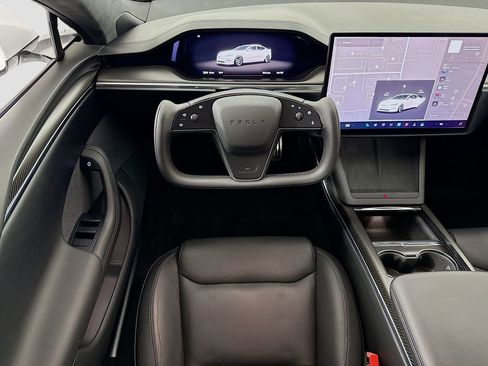 Used 2022 Tesla Model S Plaid image 10