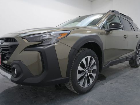 Used 2025 Subaru Outback Limited image 13