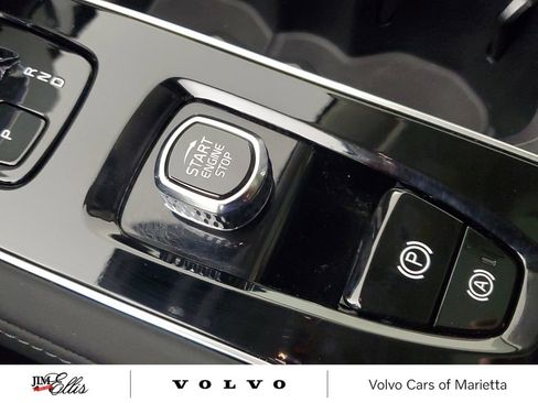 Certified 2025 Volvo XC90 B6 Core w/ Climate Package image 35