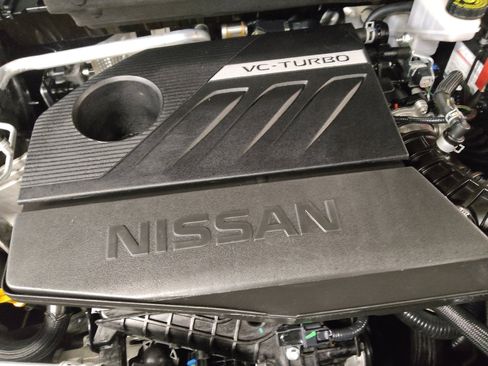 Used 2023 Nissan Rogue S image 30