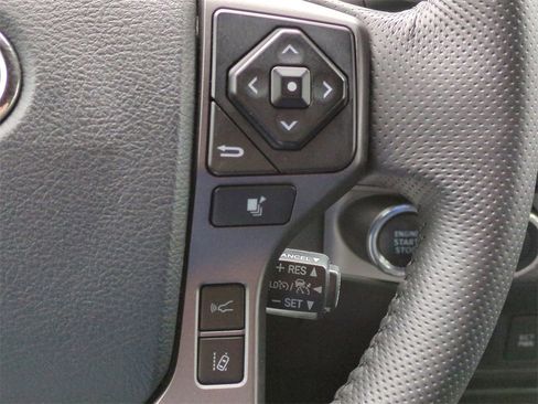 Used 2020 Toyota Tacoma TRD Off-Road w/ TRD Premium Off Road Package image 27