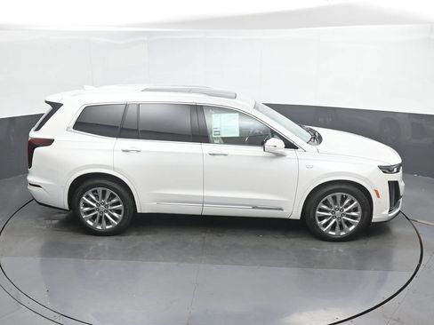 Used 2021 Cadillac XT6 Premium Luxury FWD image 35