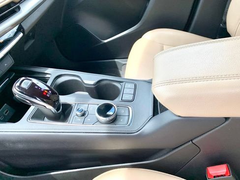 Used 2025 Cadillac XT4 Premium Luxury FWD image 41