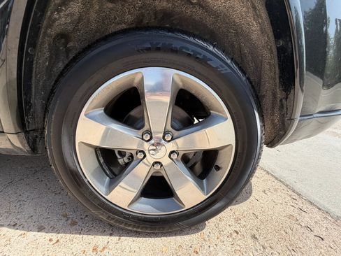 Used 2014 Jeep Grand Cherokee Overland AWD/4WD image 24