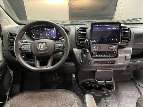 Used 2022 RAM ProMaster 2500 w/ Driver Convenience Group FWD image 15