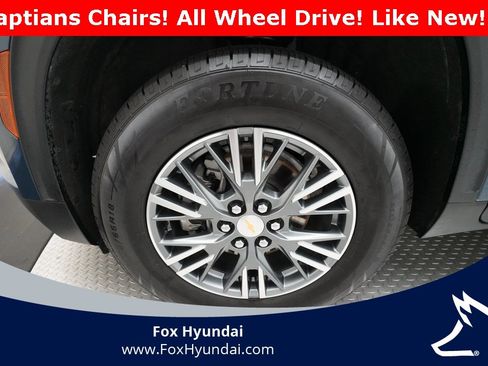 Used 2025 Chevrolet Traverse LT image 28