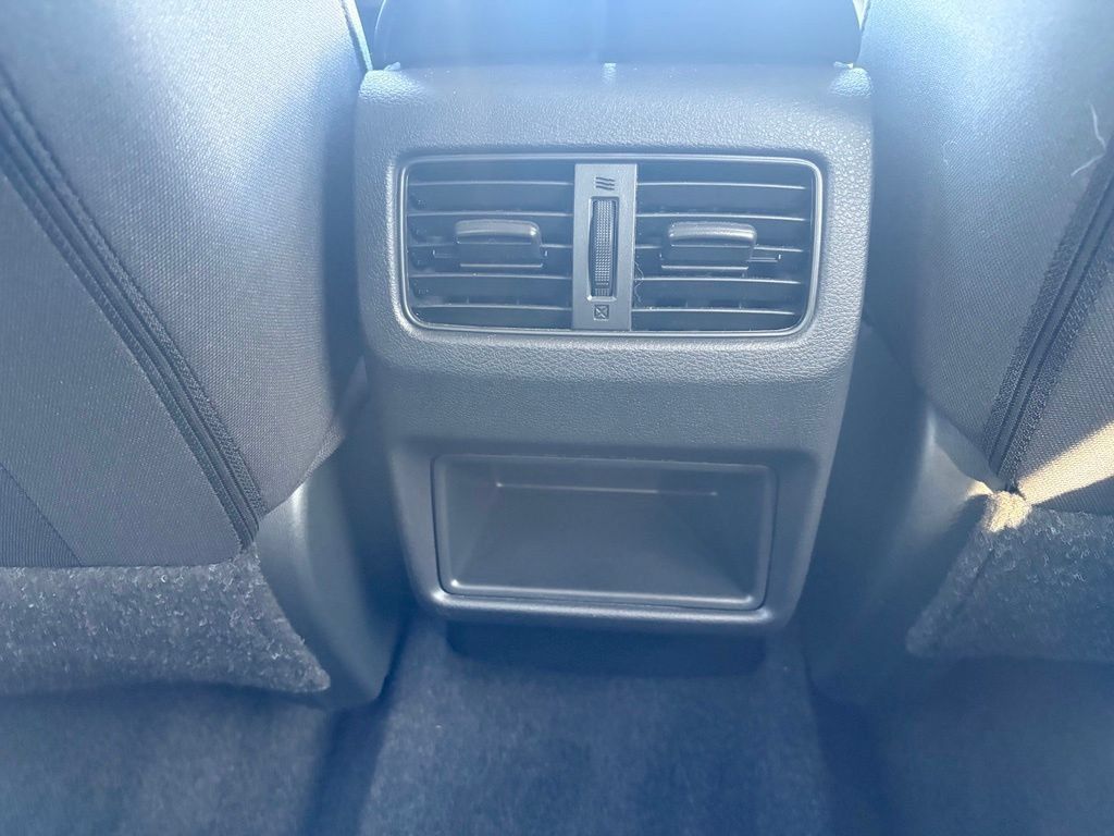 Used 2023 Nissan Rogue S AWD/4WD image 20