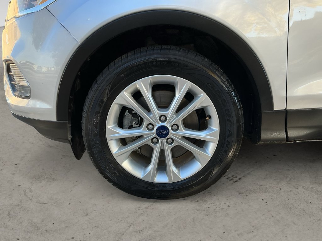 Used 2018 Ford Escape SE AWD/4WD image 9