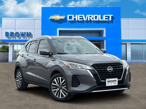 Used 2023 Nissan Kicks SV FWD image 1