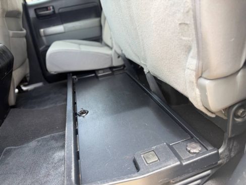 Used 2013 Toyota Tundra 4x4 Double Cab w/ SR5 Pkg image 23