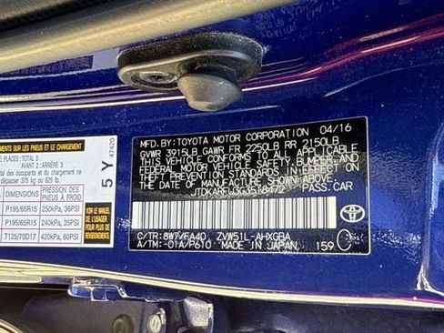 Used 2016 Toyota Prius Three w/ Advanced Technology Package FWD image 34