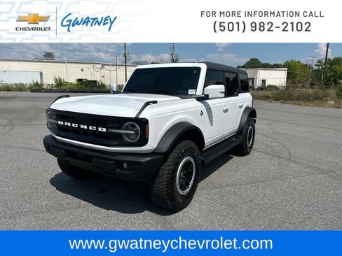 Used 2025 Ford Bronco Outer Banks w/ Sasquatch Package AWD/4WD image 1