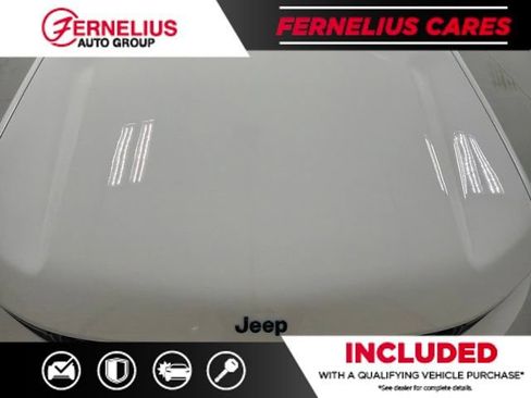 Used 2024 Jeep Grand Cherokee Summit AWD/4WD image 10