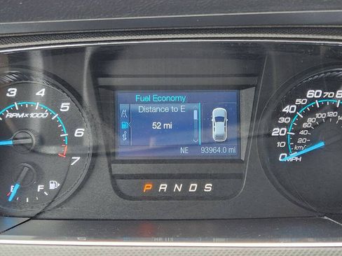 Used 2018 Ford Taurus SE FWD image 22