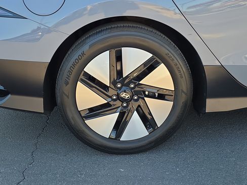 Used 2024 Hyundai Ioniq 6 SE image 12