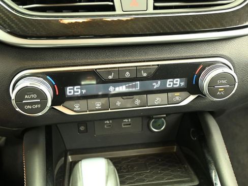 Used 2024 Nissan Altima 2.0 SR FWD image 15