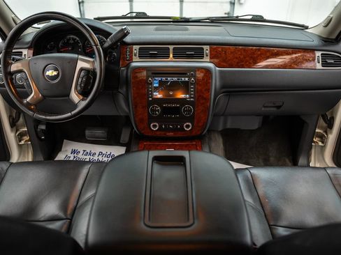 Used 2011 Chevrolet Suburban LTZ AWD/4WD image 21