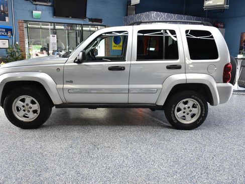 Used 2006 Jeep Liberty Sport AWD/4WD image 8