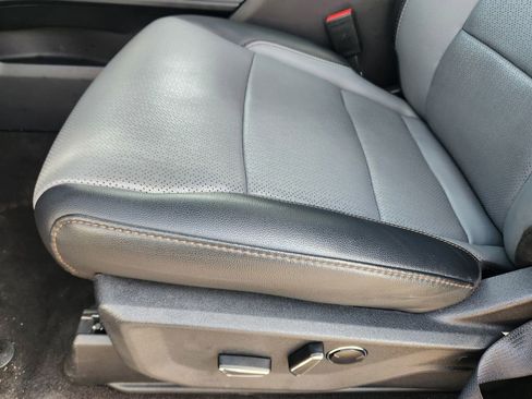 Used 2024 Ford F150 Lightning Lariat image 12