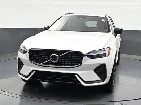 Used 2024 Volvo XC60 B5 Ultimate AWD/4WD image 9