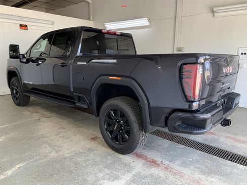 New 2025 GMC Sierra 2500 AT4 w/ AT4 Premium Plus Package image 4