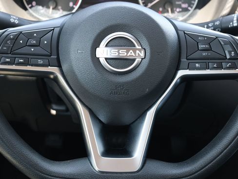 Used 2024 Nissan Sentra SV FWD image 14