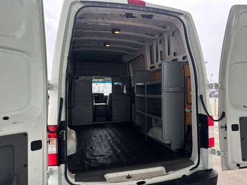 Used 2016 Nissan NV 2500 SV image 21