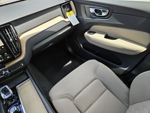 New 2026 Volvo XC60 B5 Plus w/ Protection Package Premier image 18