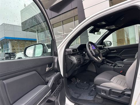 Used 2024 Toyota Tacoma TRD Off-Road image 50