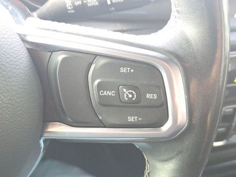 Used 2020 Jeep Wrangler Unlimited Sahara image 38