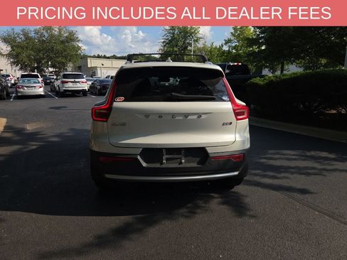 Used 2024 Volvo XC40 B5 Plus w/ Protection Package Premier AWD/4WD image 13