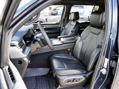 Used 2023 Jeep Wagoneer Series II w/ Premium Group I AWD/4WD image 15
