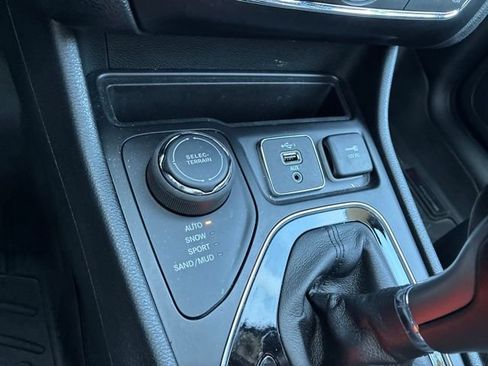 Used 2023 Jeep Cherokee Altitude Lux w/ Lux Elite Package AWD/4WD image 20