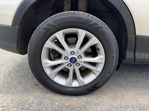 Used 2018 Ford Escape SE AWD/4WD image 11